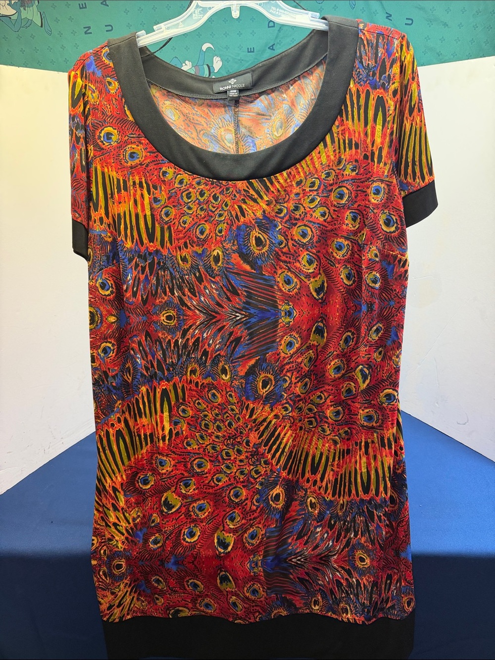 Ronni Nicole Red Peacock-Pattern Scoop Neck Tunic with Black Trim. 20W. Nice